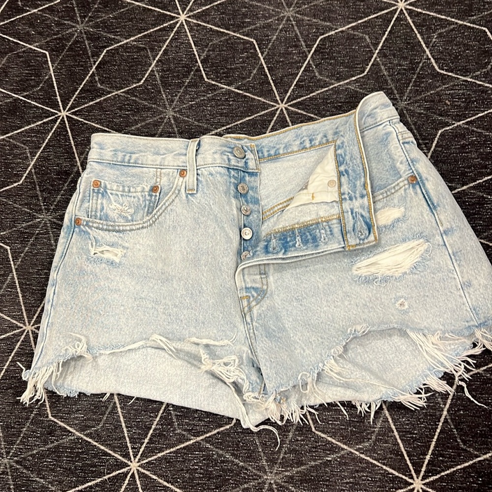 Women's Levi short shorts